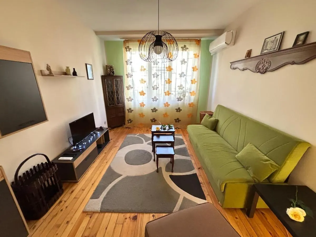 Apartment Просторен И Уютен Двустаен В Долен Лозенец - Кварталът На Артистите Sofia Bulgaria