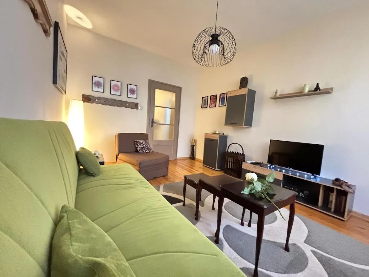 Apartment Просторен И Уютен Двустаен В Долен Лозенец - Кварталът На Артистите Sofia